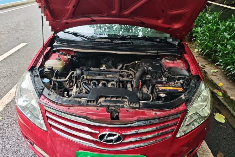 Used Hyundai Celesta 2015 1.6L Automatic Comfort Model Engine Bay