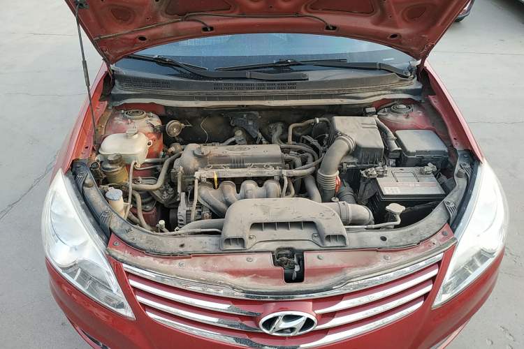 Used Hyundai Celesta 2015 1.6L Automatic Comfort Model Engine Bay