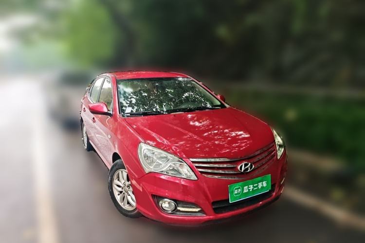 Used Hyundai Celesta 2015 1.6L Automatic Comfort Model Front Right 45 Deg