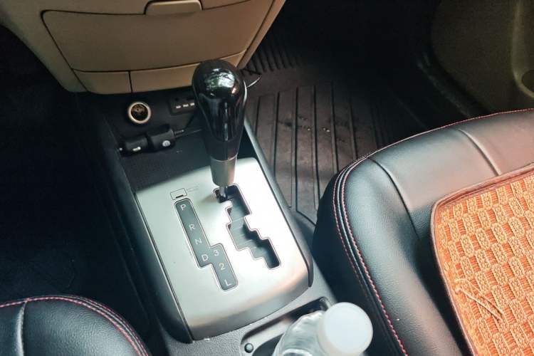 Used Hyundai Celesta 2015 1.6L Automatic Comfort Model Gear Lever
