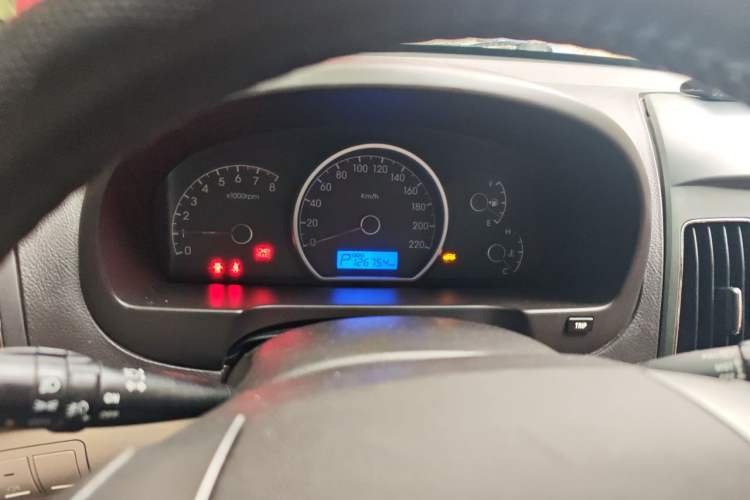 Used Hyundai Celesta 2015 1.6L Automatic Comfort Model Instrument Cluster