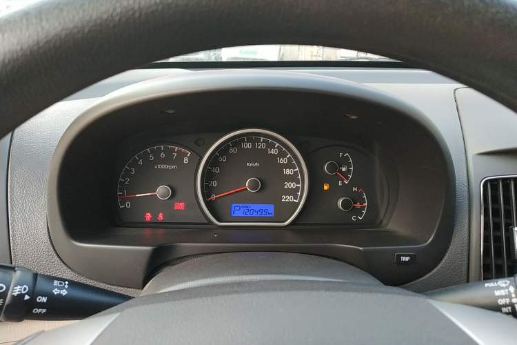 Used Hyundai Celesta 2015 1.6L Automatic Comfort Model Instrument Cluster