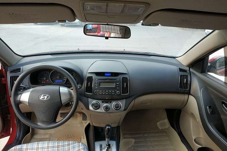Used Hyundai Celesta 2015 1.6L Automatic Comfort Model Interior 2