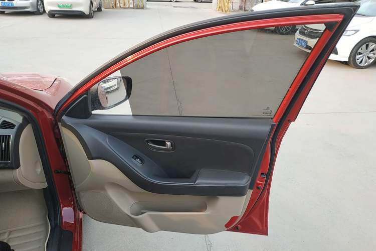 Used Hyundai Celesta 2015 1.6L Automatic Comfort Model Interior 5