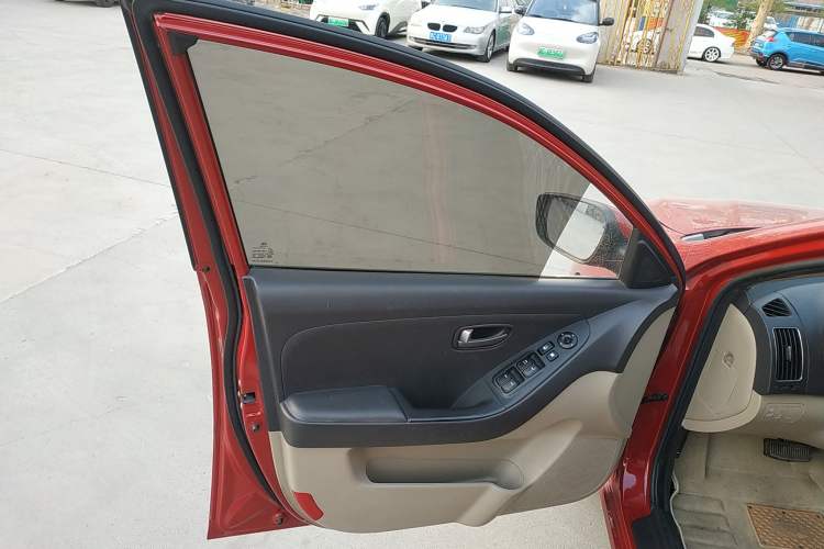 Used Hyundai Celesta 2015 1.6L Automatic Comfort Model Interior 7