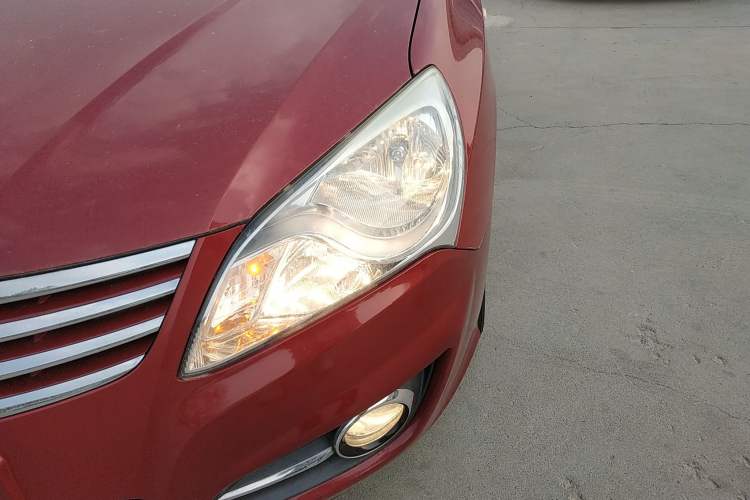 Used Hyundai Celesta 2015 1.6L Automatic Comfort Model Left Front Headlight