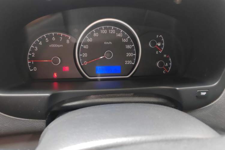 Used Hyundai Celesta 2015 1.6L Automatic Comfort Model Odometer Close Up