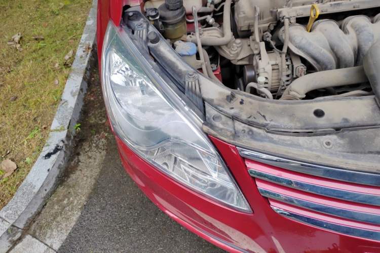 Used Hyundai Celesta 2015 1.6L Automatic Comfort Model Right Front Headlight