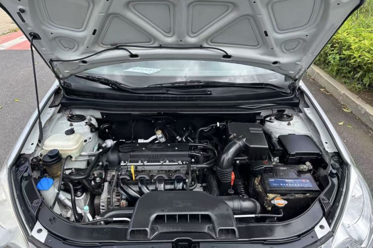 Used Hyundai Celesta 2015 1.6L Automatic Comfort Model Engine Bay