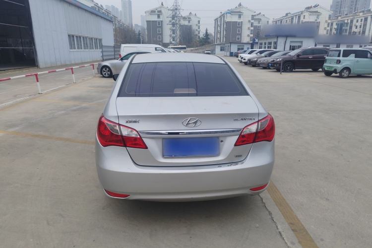Used Hyundai Celesta 2015 1.6L Manual Comfort Model Exterior 4