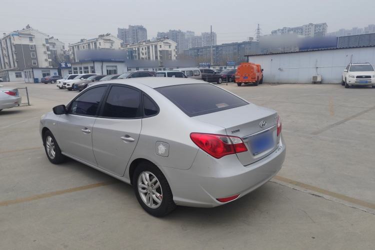 Used Hyundai Celesta 2015 1.6L Manual Comfort Model Exterior 5