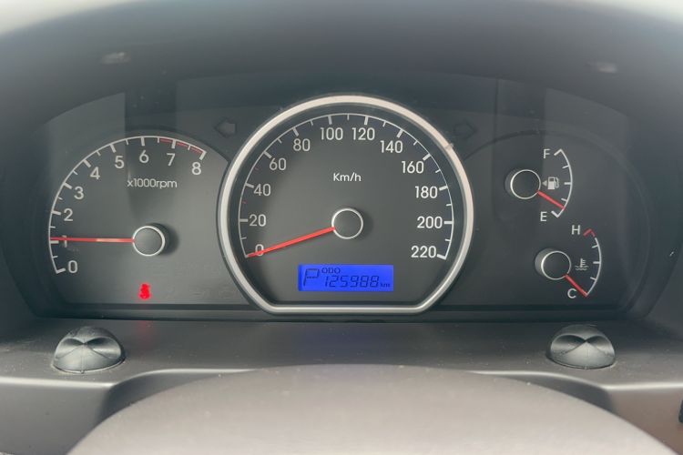 Used Hyundai Celesta 2015 1.6L Automatic Comfort Model Odometer Close Up