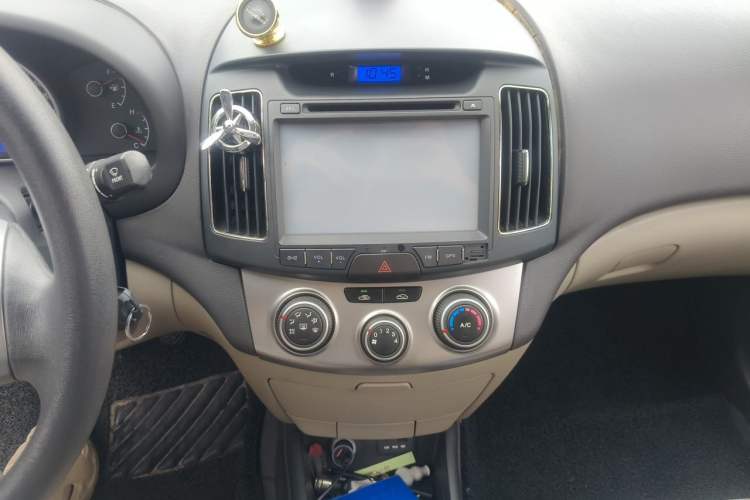 Used Hyundai Celesta 2015 1.6L Manual Comfort Model Audio And AC Panel