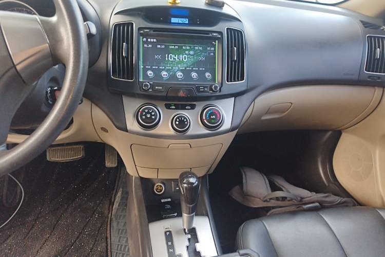 Used Hyundai Celesta 2015 1.6L Automatic Comfort Model Audio And AC Panel
