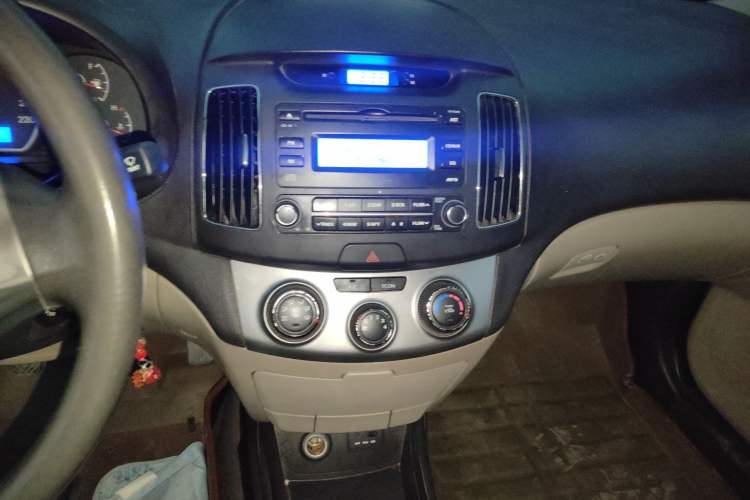Used Hyundai Celesta 2015 1.6L Manual Comfort Model Audio And AC Panel