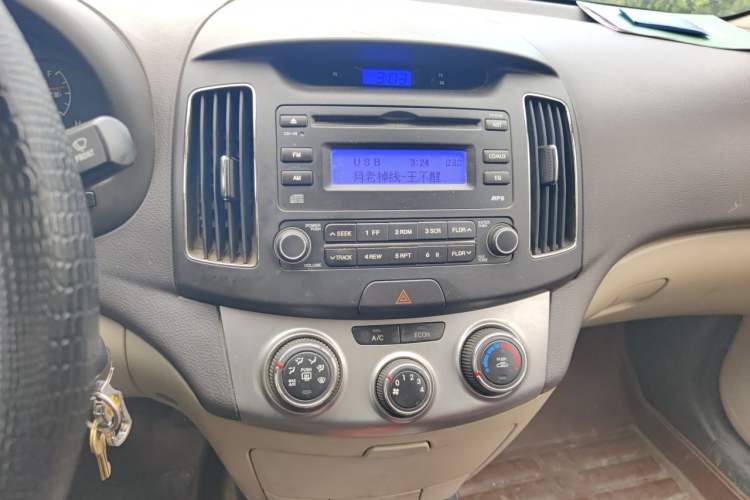 Used Hyundai Celesta 2015 1.6L Manual Comfort Model Audio And AC Panel