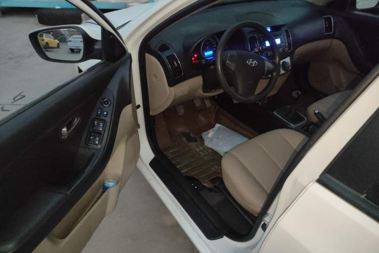 Used Hyundai Celesta 2015 1.6L Manual Comfort Model Driver Seat