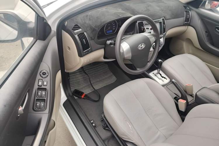 Used Hyundai Celesta 2015 1.6L Automatic Comfort Model Driver Seat