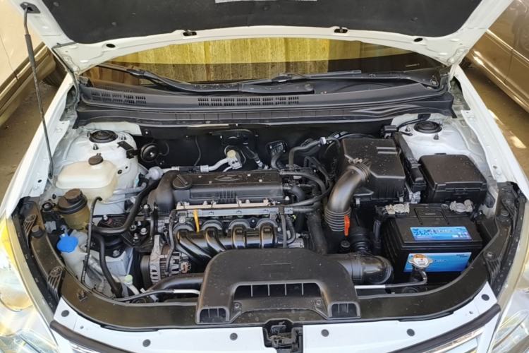 Used Hyundai Celesta 2015 1.6L Automatic Comfort Model Engine Bay