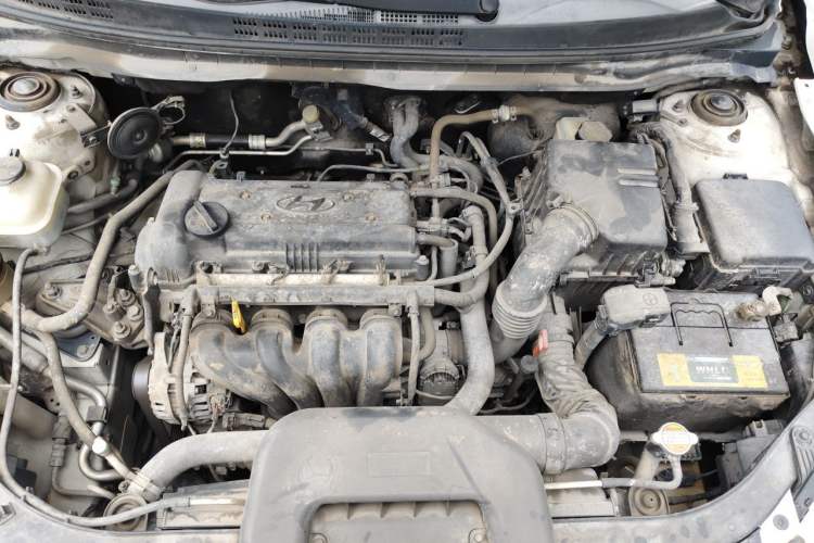 Used Hyundai Celesta 2015 1.6L Automatic Comfort Model Engine Bay
