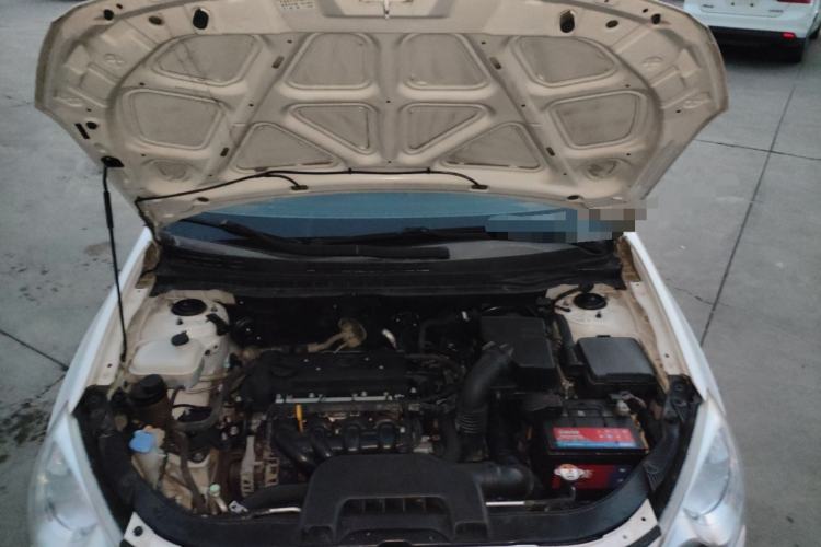 Used Hyundai Celesta 2015 1.6L Manual Comfort Model Engine Bay
