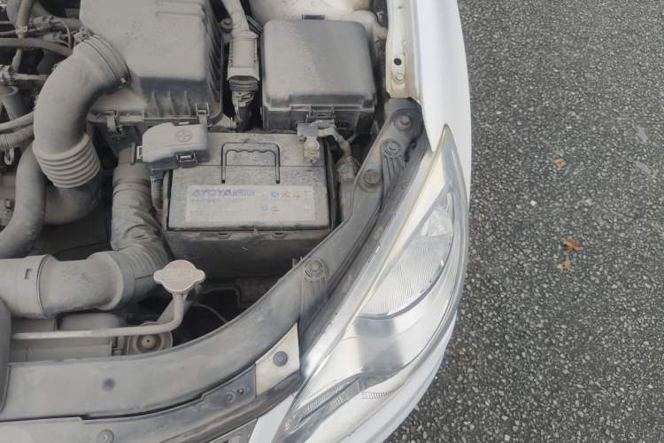 Used Hyundai Celesta 2015 1.6L Manual Comfort Model Engine Bay Left