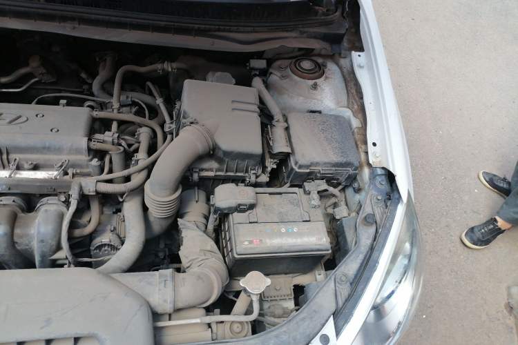 Used Hyundai Celesta 2015 1.6L Manual Comfort Model Engine Bay Left