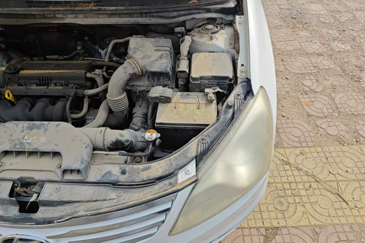 Used Hyundai Celesta 2015 1.6L Manual Comfort Model Engine Bay Left