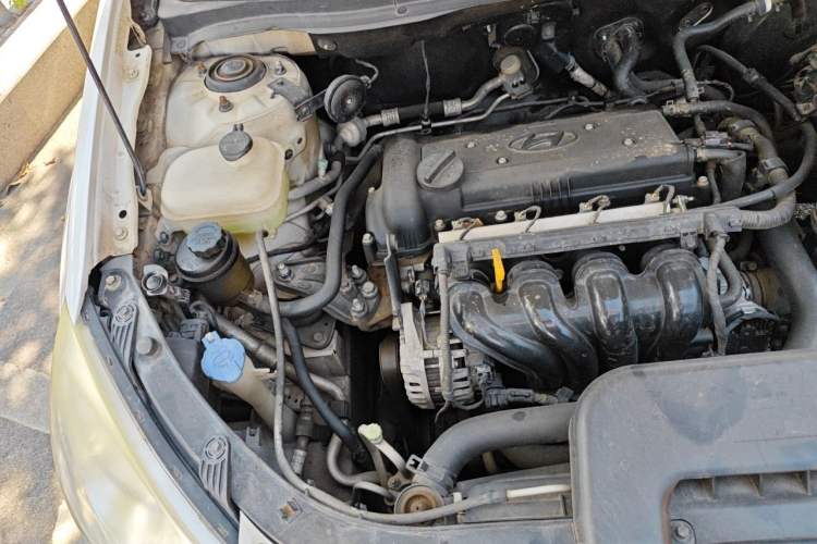Used Hyundai Celesta 2015 1.6L Manual Comfort Model Engine Bay Right