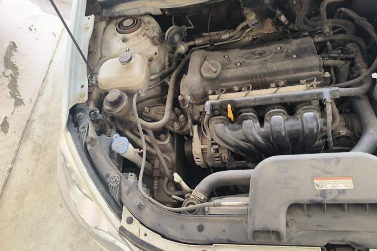Used Hyundai Celesta 2015 1.6L Automatic Comfort Model Engine Bay Right