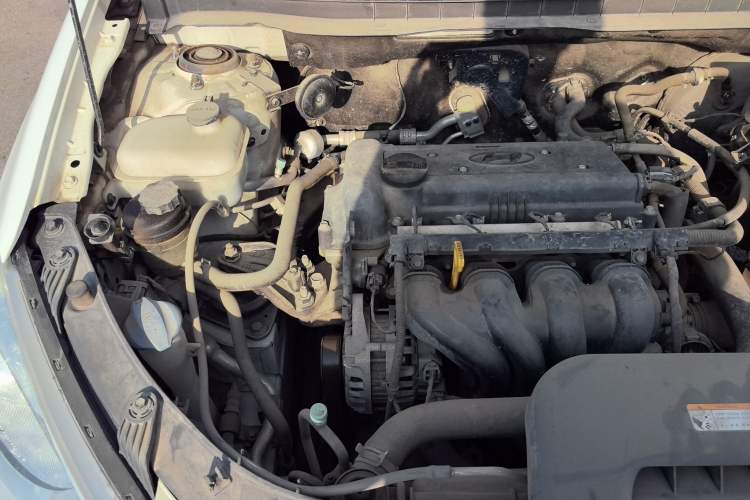 Used Hyundai Celesta 2015 1.6L Manual Comfort Model Engine Bay Right