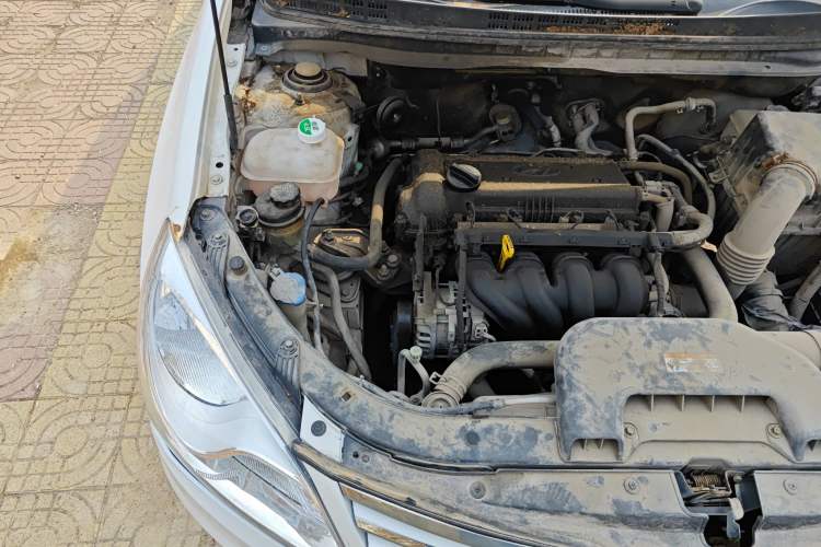 Used Hyundai Celesta 2015 1.6L Manual Comfort Model Engine Bay Right