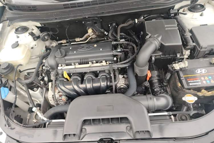 Used Hyundai Celesta 2015 1.6L Automatic Comfort Model Engine Bay