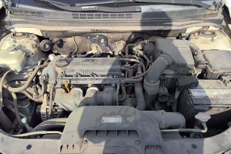Used Hyundai Celesta 2015 1.6L Manual Comfort Model Engine Bay