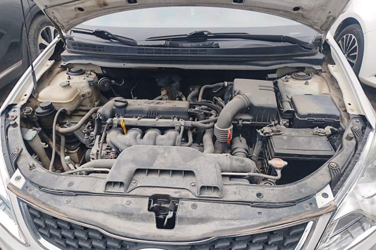 Used Hyundai Celesta 2015 1.6L Automatic Comfort Model Engine Bay