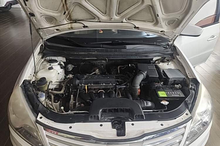 Used Hyundai Celesta 2015 1.6L Automatic Comfort Model Engine Bay