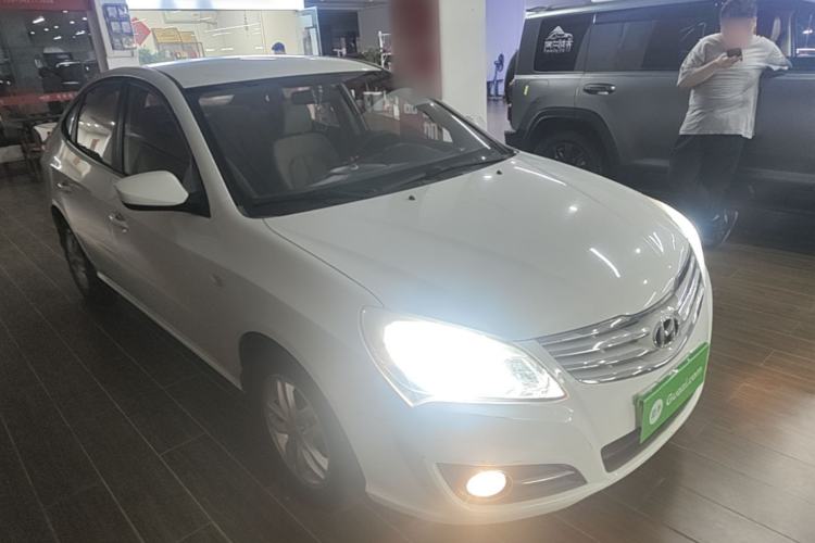 Used Hyundai Celesta 2015 1.6L Automatic Comfort Model Exterior 1