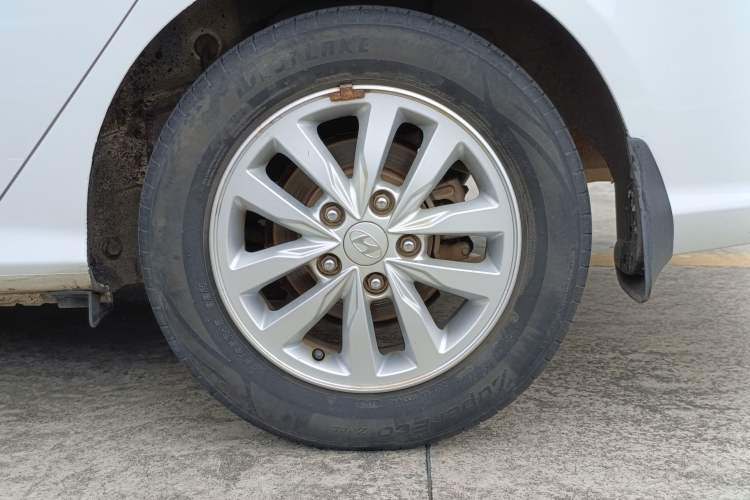 Used Hyundai Celesta 2015 1.6L Automatic Comfort Model Exterior 5