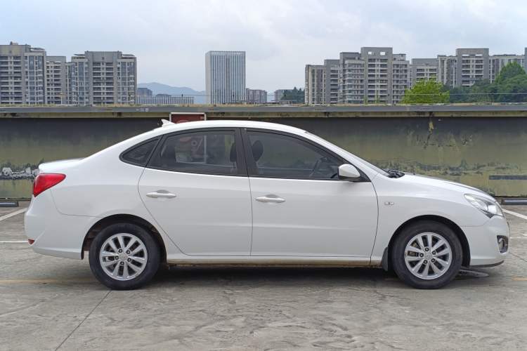 Used Hyundai Celesta 2015 1.6L Automatic Comfort Model Exterior 7