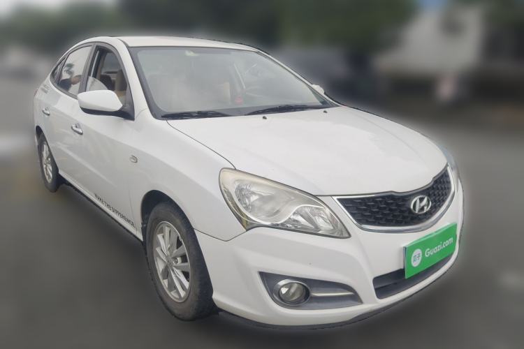Used Hyundai Celesta 2015 1.6L Manual Comfort Model Front Right 45 Deg