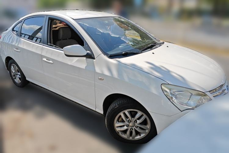 Used Hyundai Celesta 2015 1.6L Manual Comfort Model Front Right 45 Deg