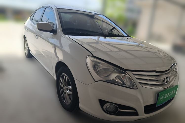 Used Hyundai Celesta 2015 1.6L Automatic Comfort Model Front Right 45 Deg