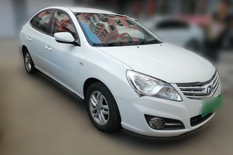 Used Hyundai Celesta 2015 1.6L Manual Comfort Model Front Right 45 Deg