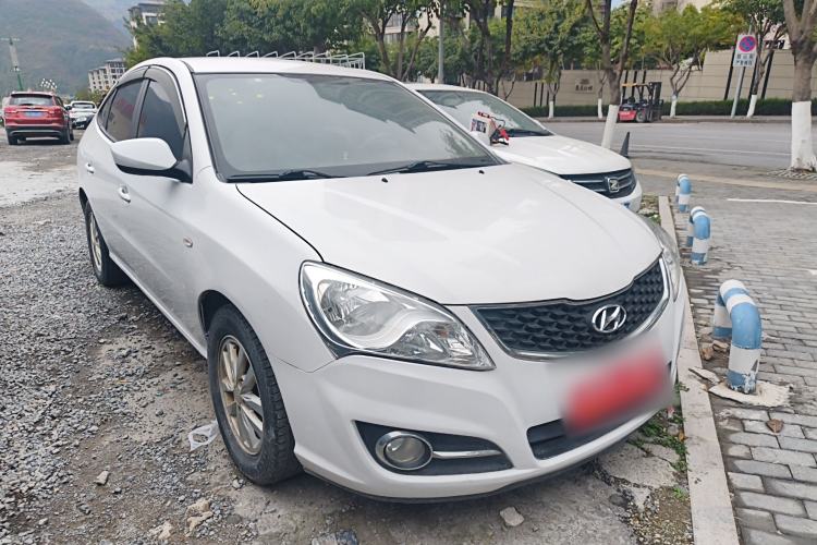 Used Hyundai Celesta 2015 1.6L Automatic Comfort Model Front Right 45 Deg