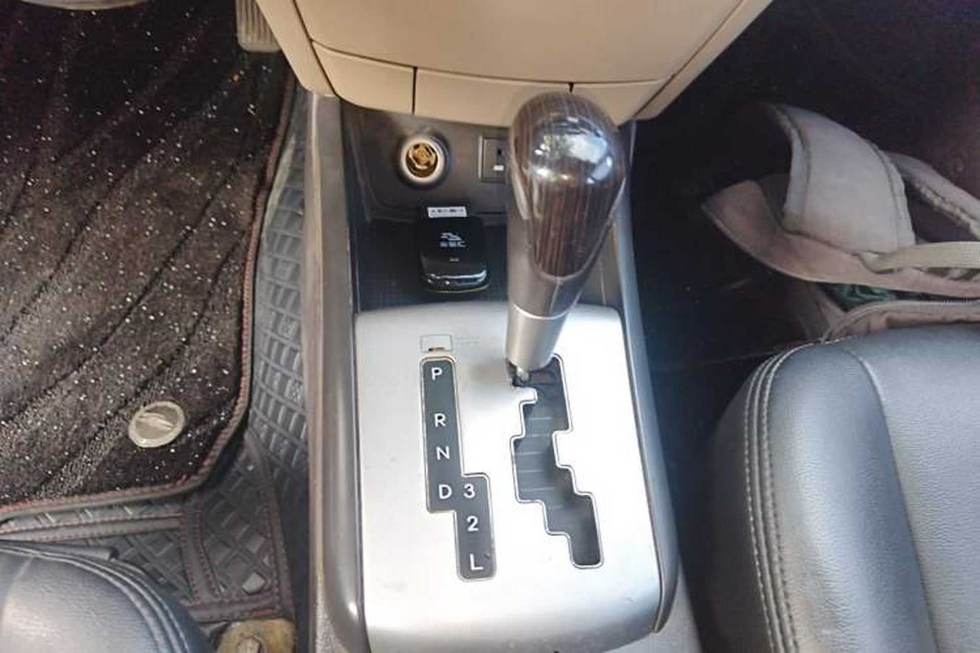 Used Hyundai Celesta 2015 1.6L Automatic Comfort Model Gear Lever