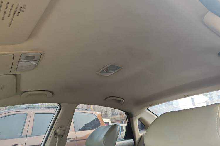 Used Hyundai Celesta 2015 1.6L Manual Comfort Model Headliner