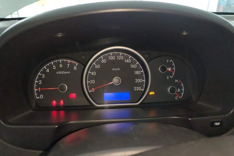 Used Hyundai Celesta 2015 1.6L Manual Comfort Model Instrument Cluster