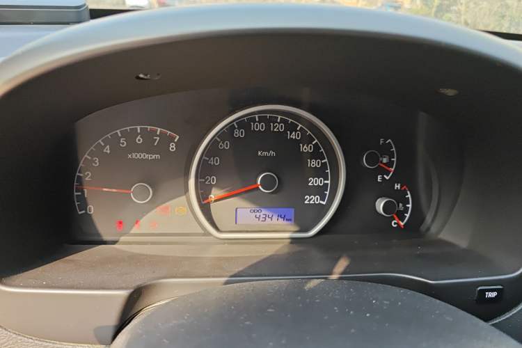 Used Hyundai Celesta 2015 1.6L Manual Comfort Model Instrument Cluster