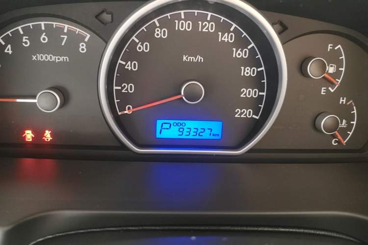 Used Hyundai Celesta 2015 1.6L Automatic Comfort Model Instrument Cluster