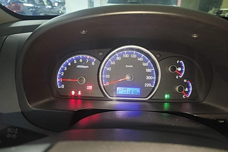 Used Hyundai Celesta 2015 1.6L Automatic Comfort Model Instrument Cluster